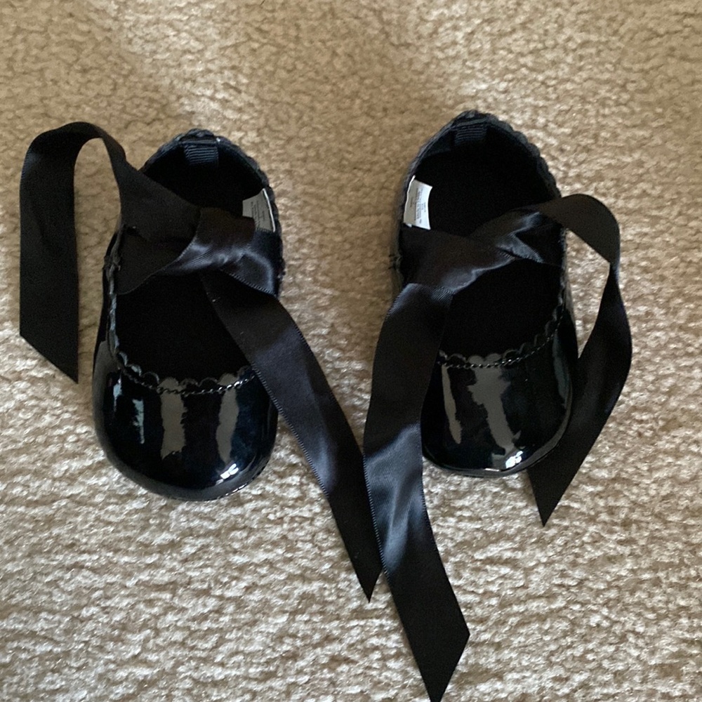 Baby Macy's Size 2 black patent baby shoes